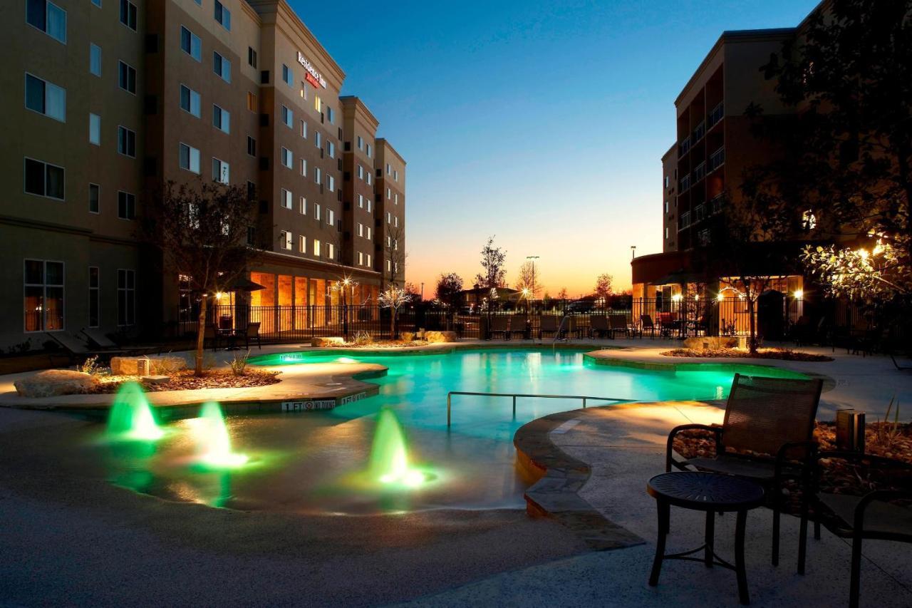 Residence Inn By Marriott San Antonio Six Flags At The Rim Exterior foto